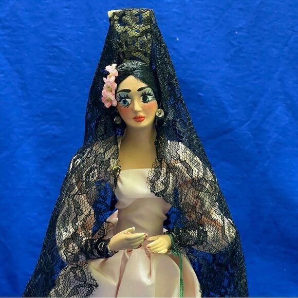 CARSELLE Flamenco Spanish Doll - Picture 3 of 9